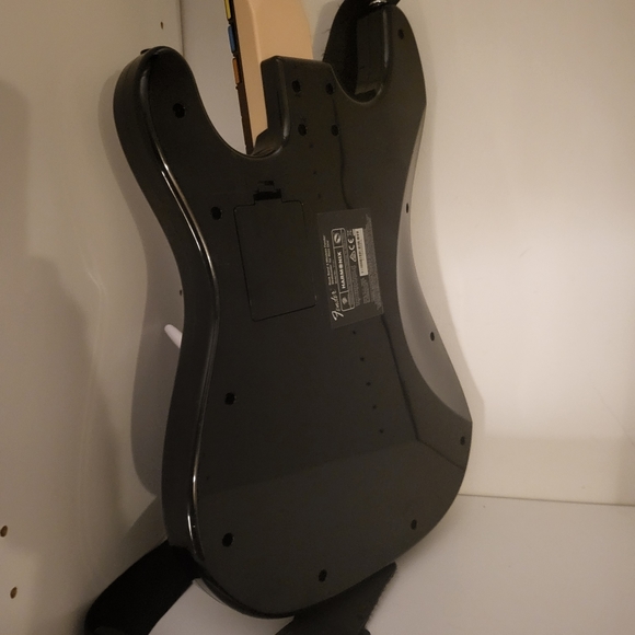 Mad Catz/ Harmonix Rock Band 4 Wireless Guitar Xbox One w/ Strap; Mint, Like New - Picture 6 of 10